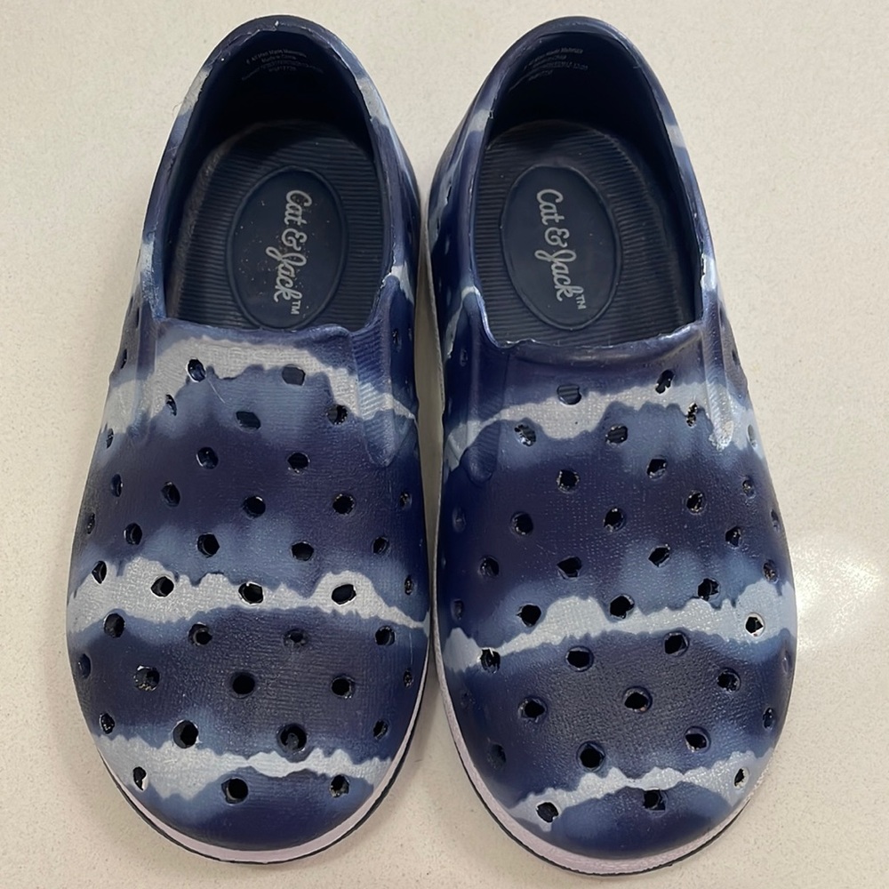 Cat and jack swim beach shoes